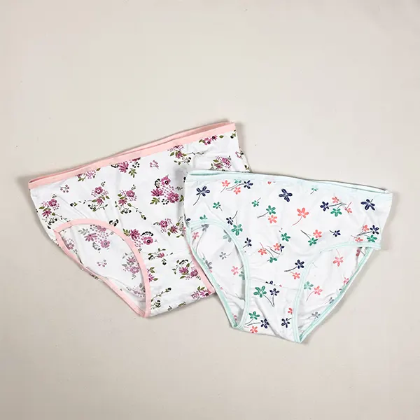 شورت کتابی سفید طرحدار